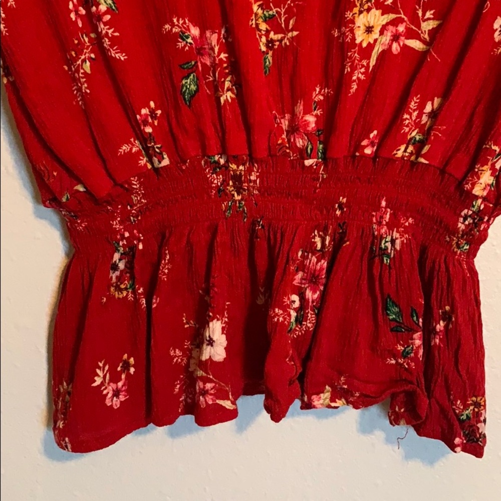 Red top - Picture 6 of 6